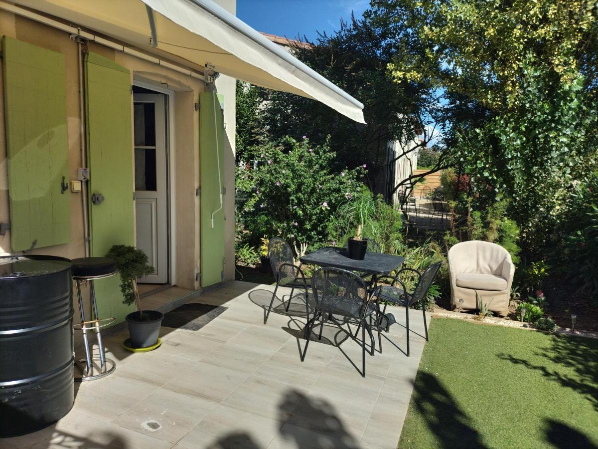 Maison Dans Une Residence De Vacances Gallargues-le-Montueux Eksteriør billede