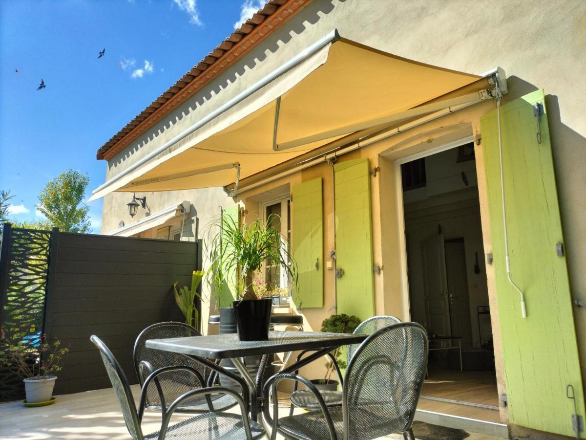 Maison Dans Une Residence De Vacances Gallargues-le-Montueux Eksteriør billede
