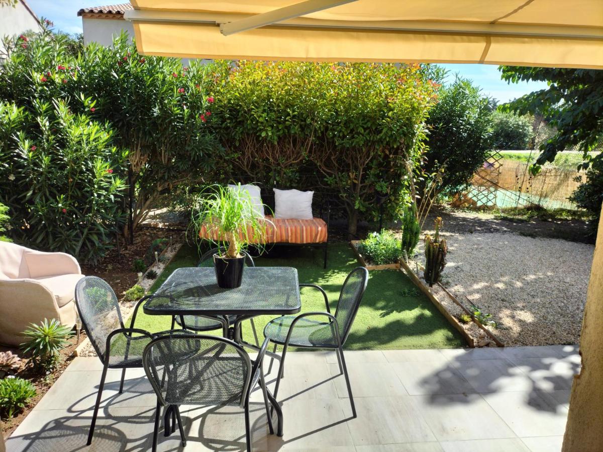Maison Dans Une Residence De Vacances Gallargues-le-Montueux Eksteriør billede