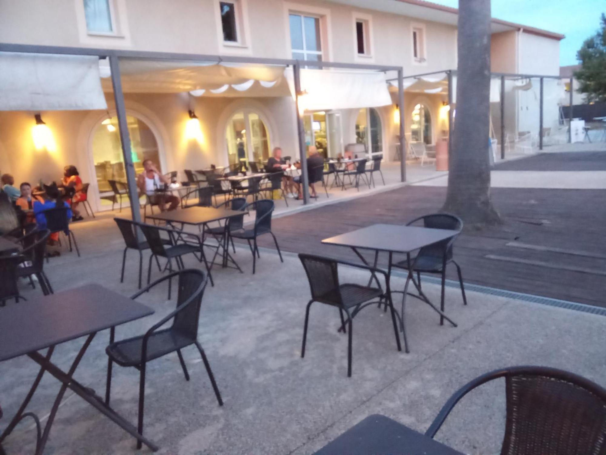 Maison Dans Une Residence De Vacances Gallargues-le-Montueux Eksteriør billede