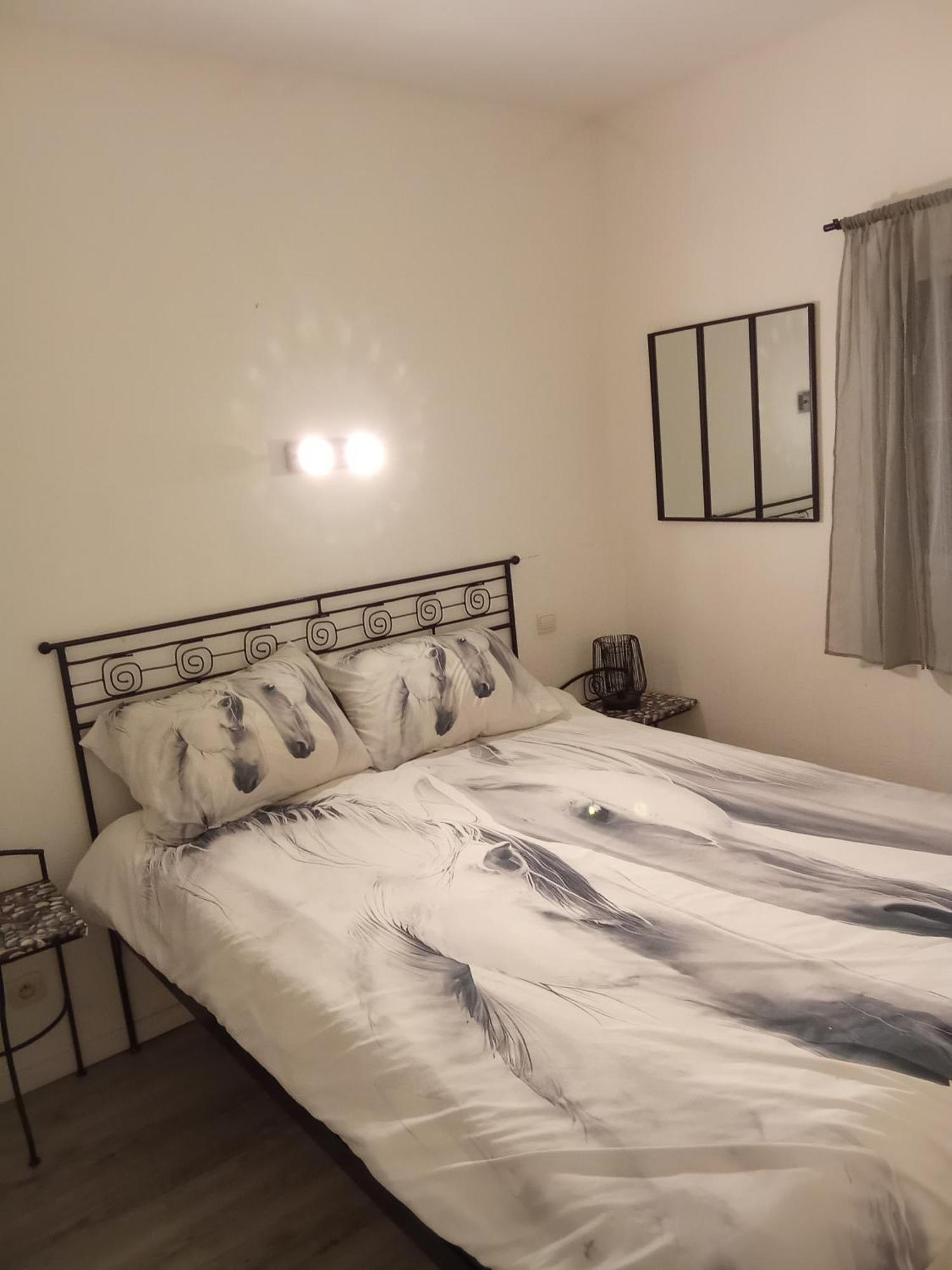 Maison Dans Une Residence De Vacances Gallargues-le-Montueux Eksteriør billede